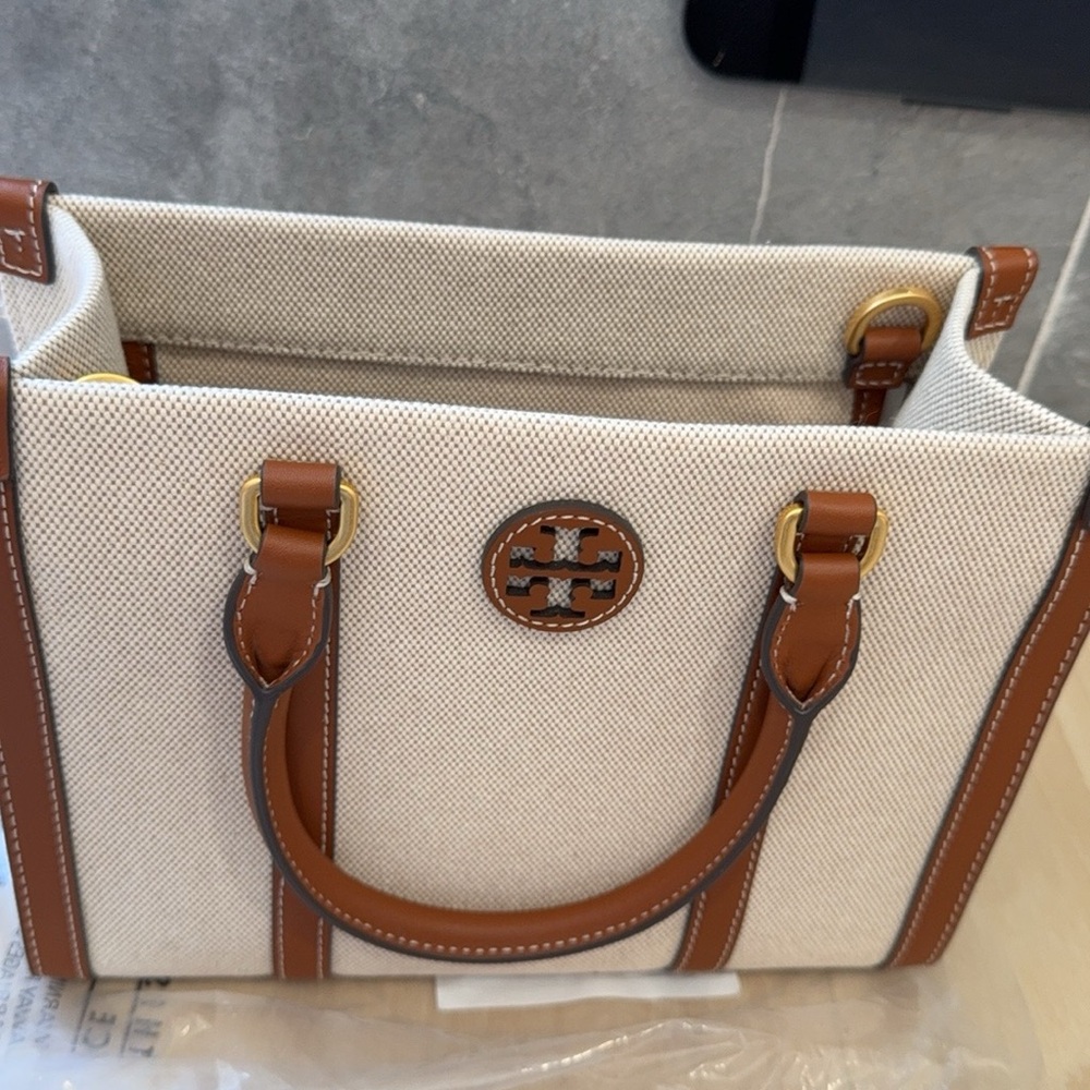 (NWT) Tory Burch Blake Canvas Tote in Natural